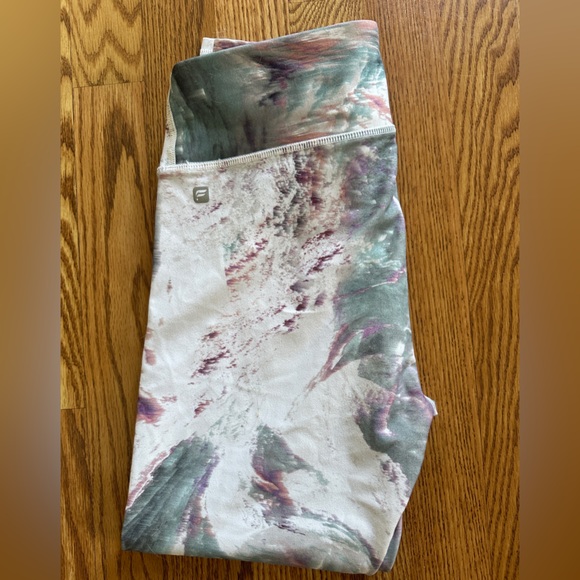 Fabletics Mid-Rise Capri leggings - Picture 3 of 3